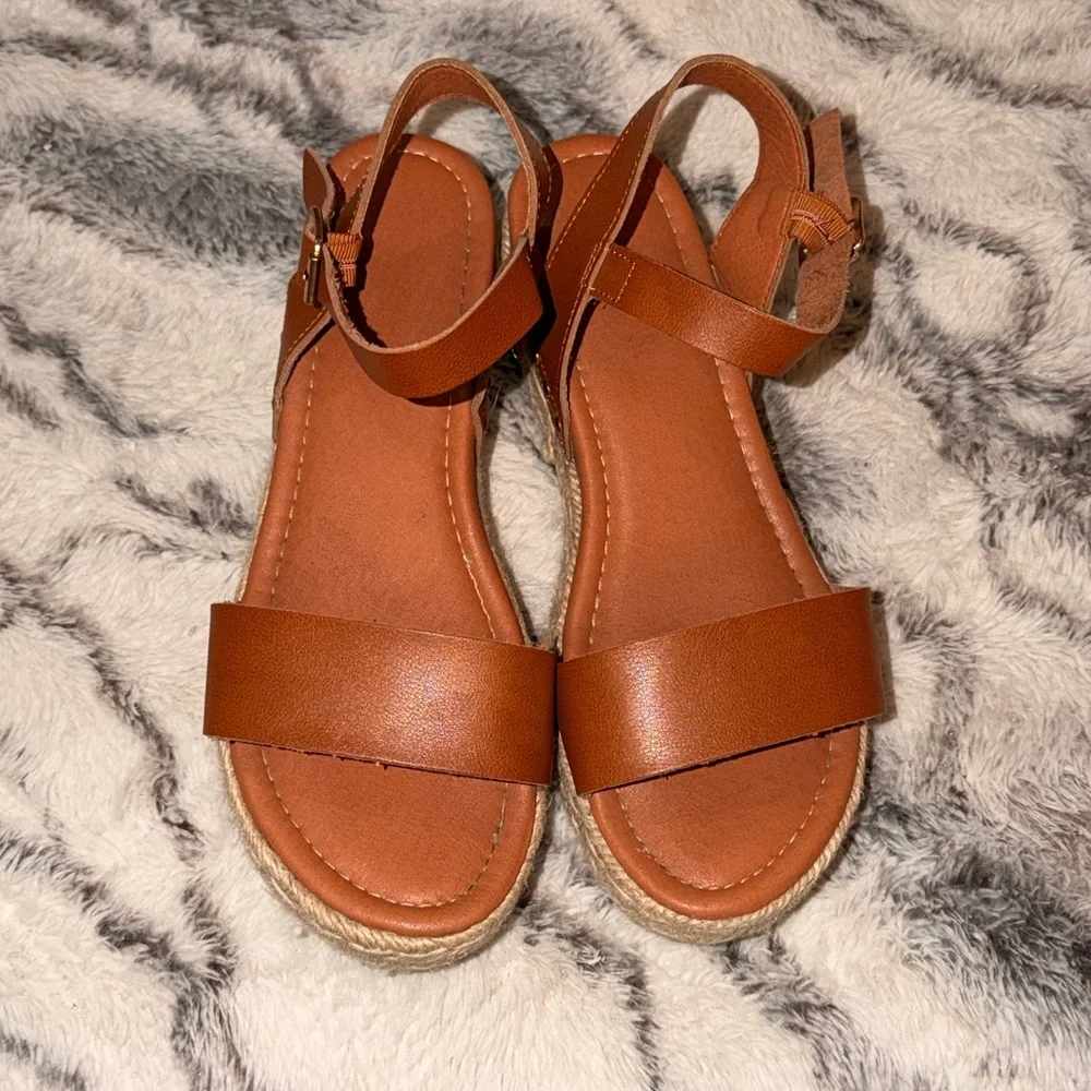 Brown open toe sandals